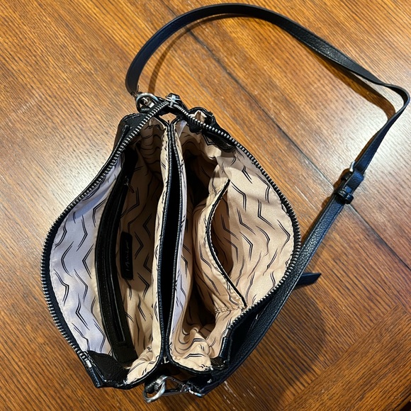 Moda Luxe black leather bag with adjustable strap - Picture 3 of 6